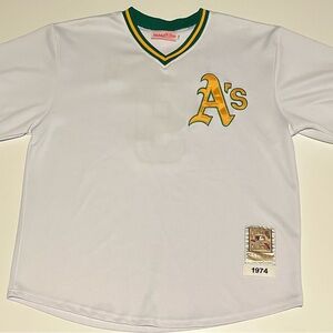 Mitchell & Ness Reggie Jackson Oakland Athletics Size 52 White Throwback Jersey